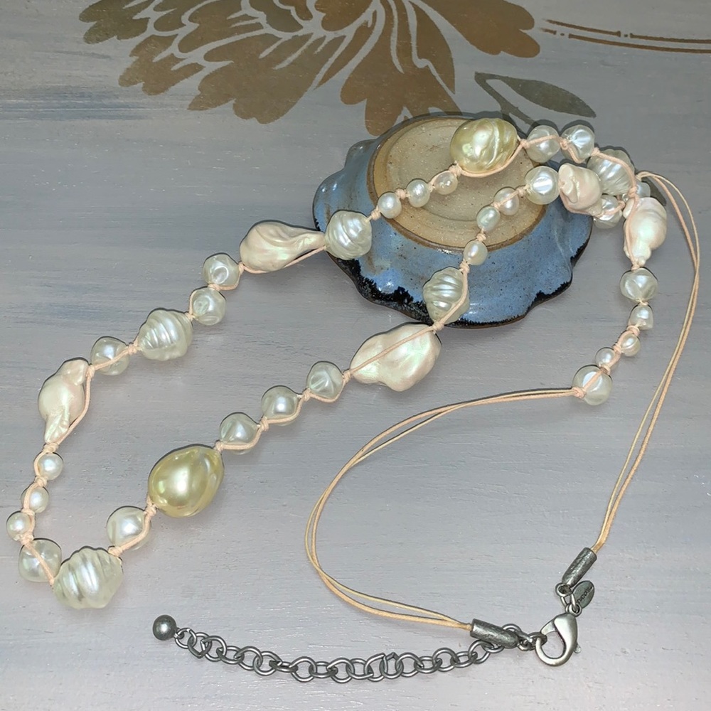 💕Chico’s pearlized necklace